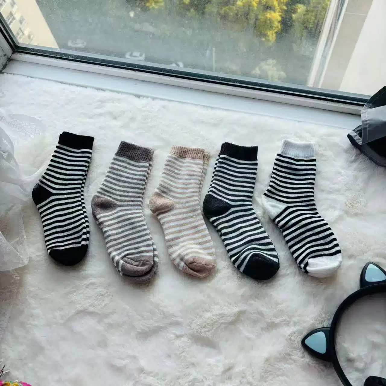 56e0066a139543197e6bf1f780c8717d 5-Pair Striped Cozy Socks Set - Image 1