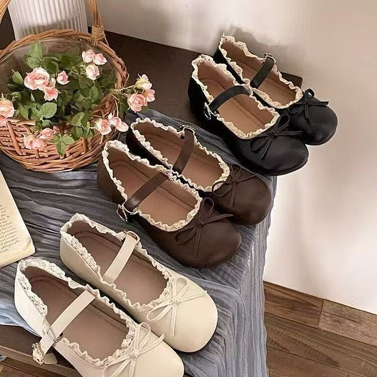 7cf99ebfddad8f53f2dd5c8b8e3a29e1 Lace Trim Mary Jane Flats with Bow - Image 1