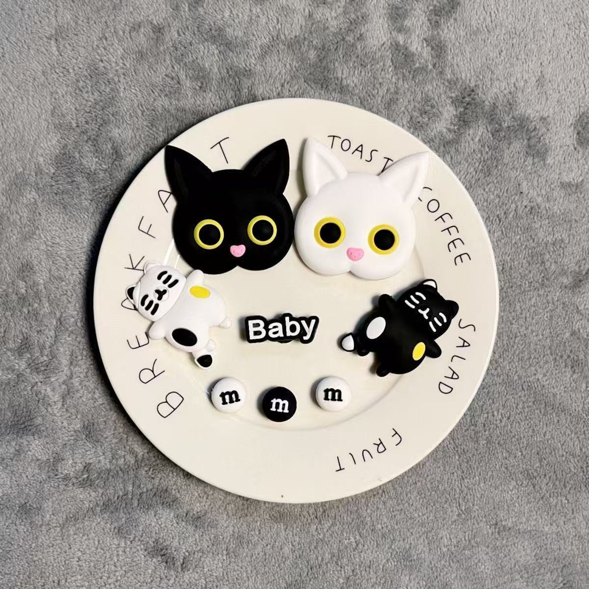 Weixin Image_2026-02-08_113623_295 Black & White Cat Face Clog Charms Set – Cute Monochrome Shoe Accessories - Image 1